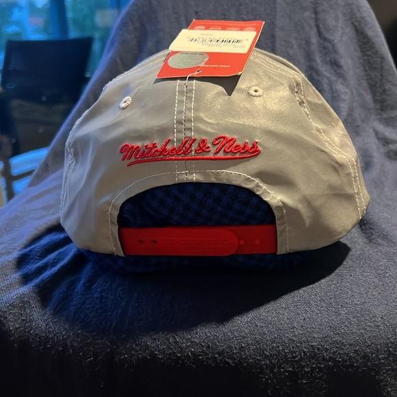 MITCHELL & NESS 3M REFLECTIVE MIAMI HEAT HAT - Picture 3 of 11